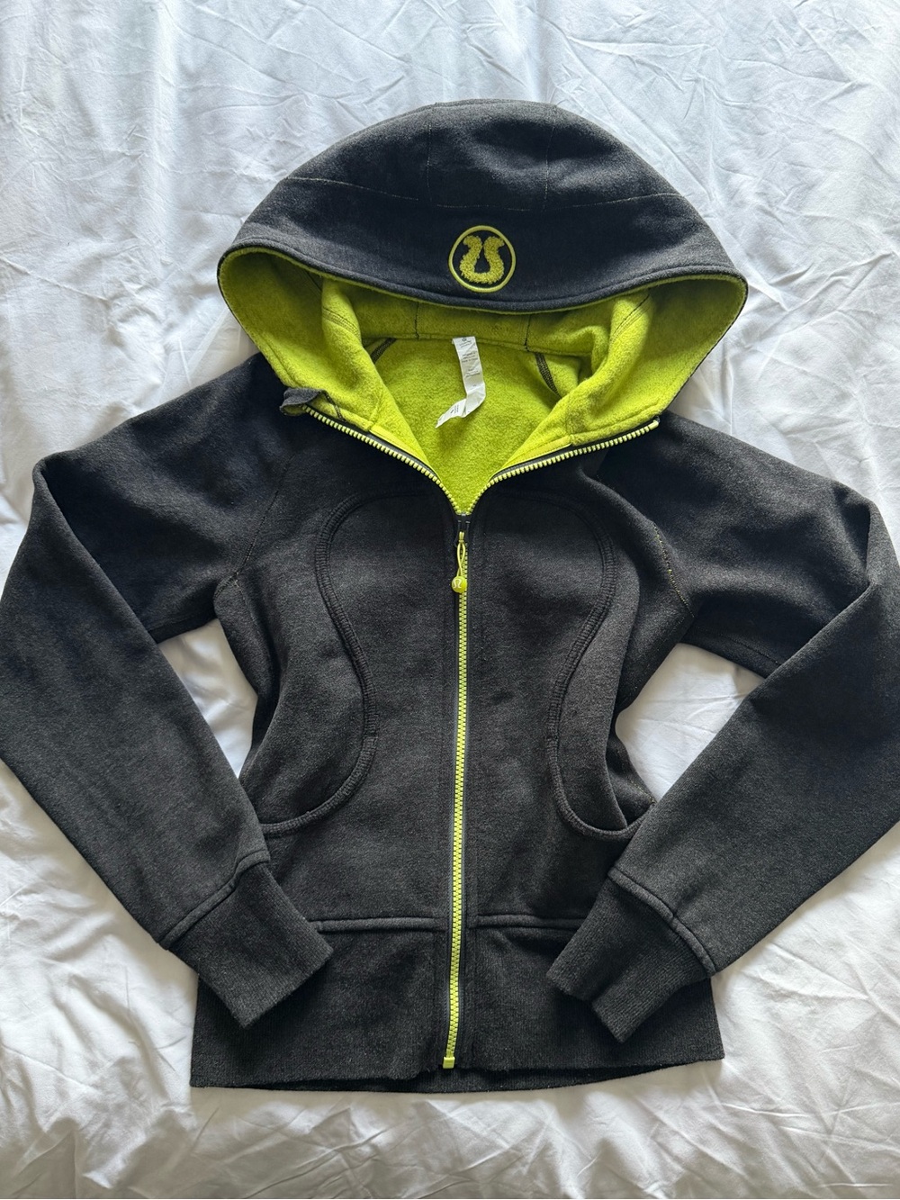lululemon RARE VINTAGE Scuba Zip Hoodie Embroidered Fuzzy Logo Size 2 Grey Green